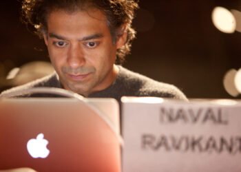 Why Naval Ravikant Prefers Small Teams and Deep Focus