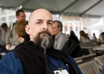 The Early Struggles That Built Neal Stephenson’s Cult Tech Influence