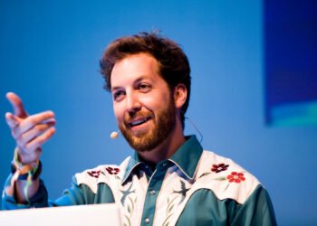 How Chris Sacca Invested Differently and Won